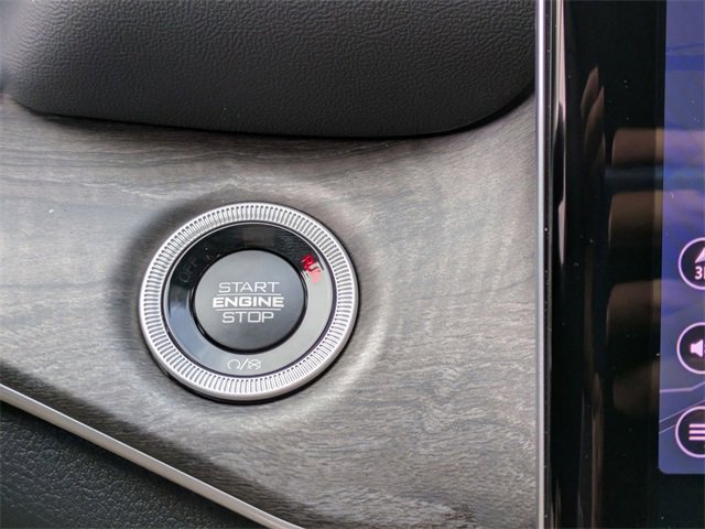 New 2025 Jeep Grand Cherokee Limited w/ Black Appearance Package image 21