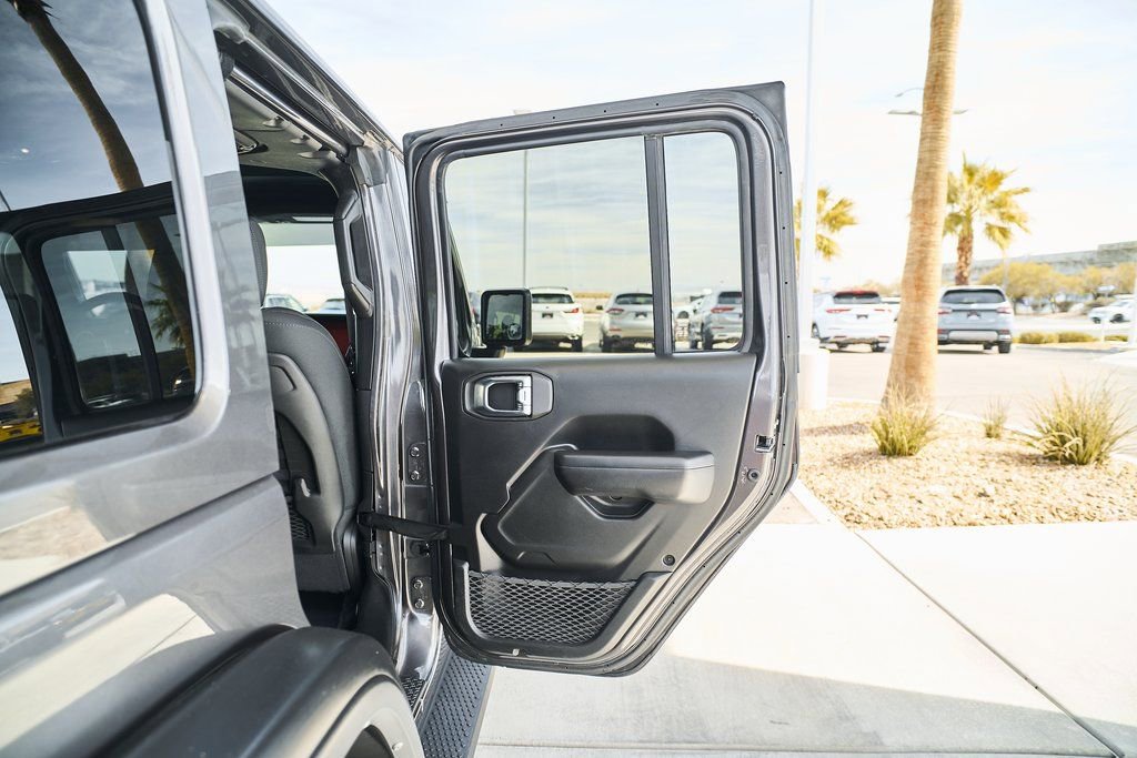 Used 2021 Jeep Wrangler Unlimited Rubicon image 14