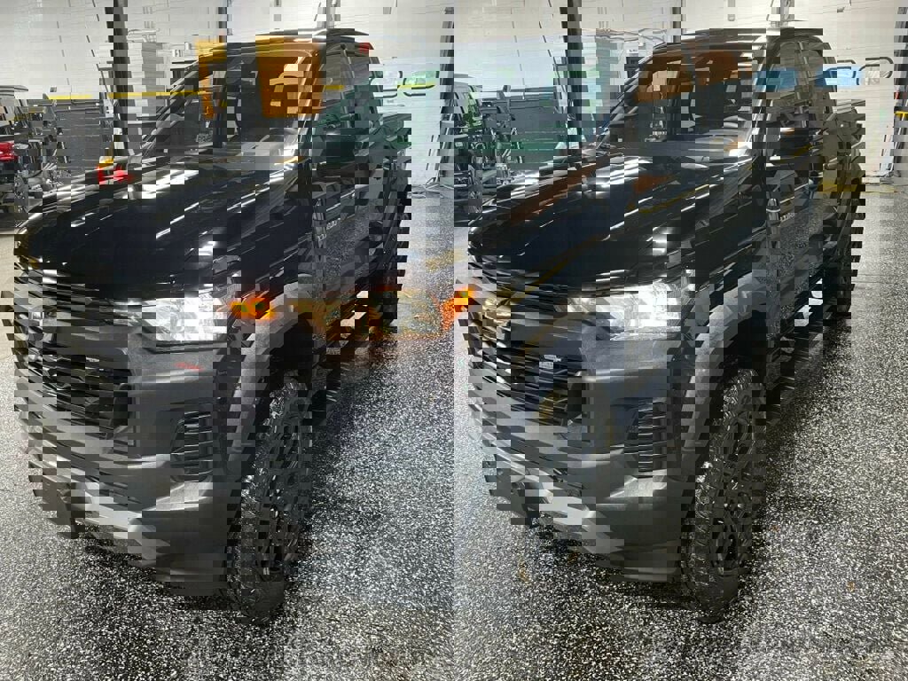 Used 2023 Chevrolet Colorado Trail Boss w/ Technology Package image 4