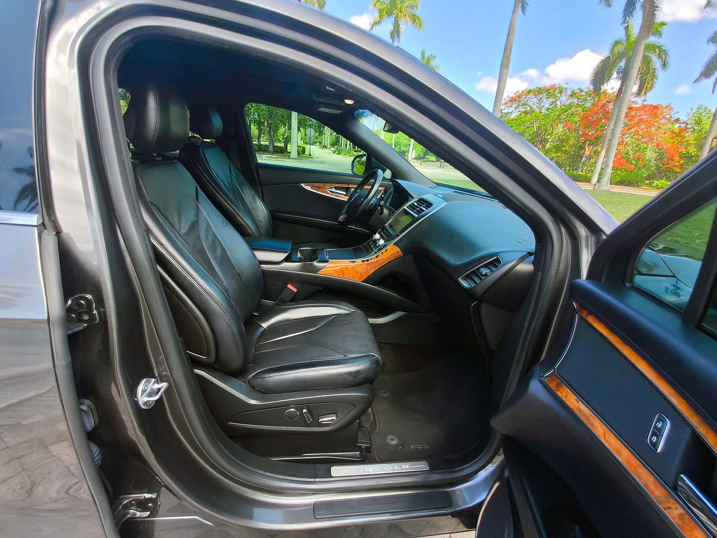 Used 2018 Lincoln MKX Reserve FWD image 35