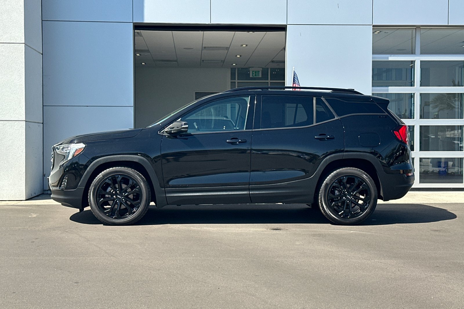 Used 2019 GMC Terrain SLE w/ Driver Convenience Package FWD image 7