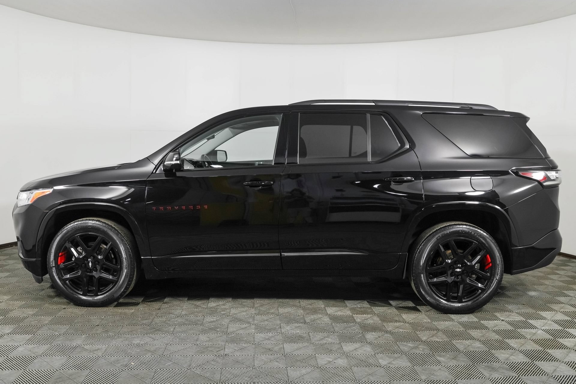 Used 2020 Chevrolet Traverse Premier w/ Redline Edition AWD/4WD image 22