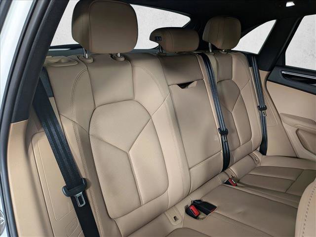 Certified 2023 Porsche Macan AWD/4WD image 23