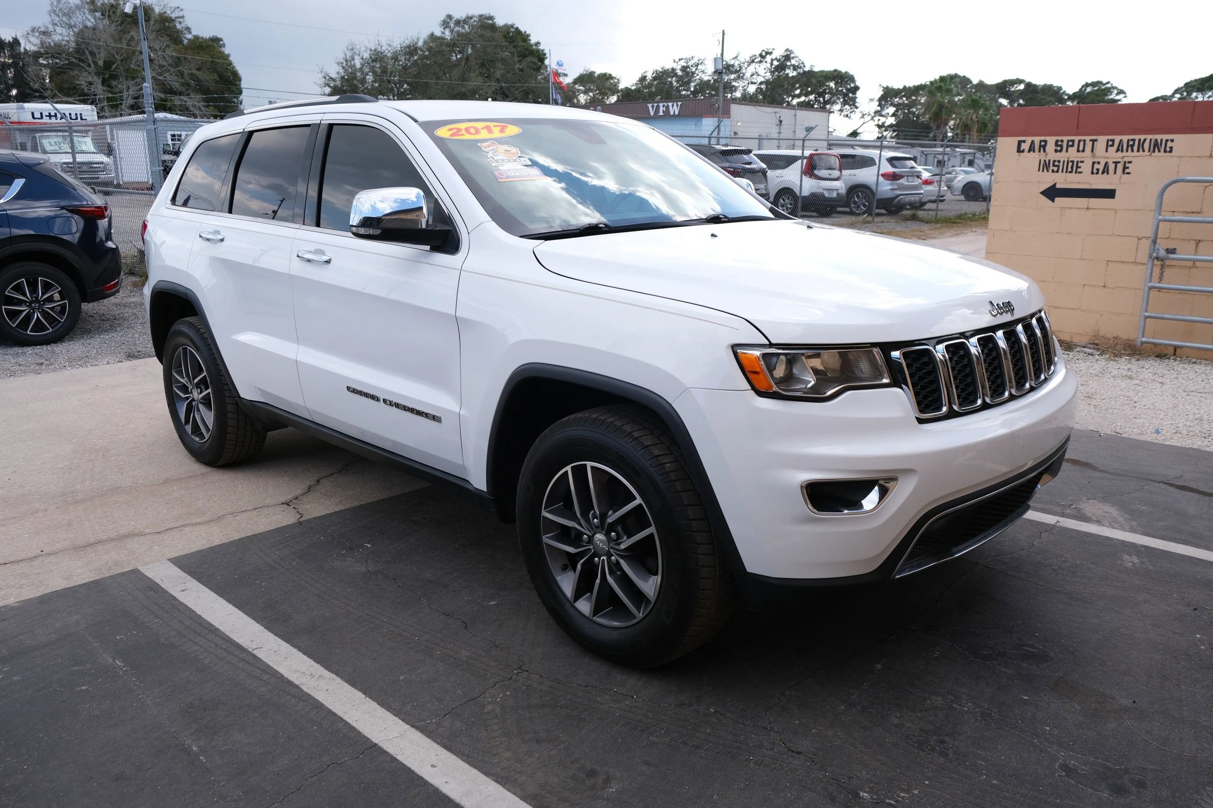 Used 2017 Jeep Grand Cherokee Limited w/ Trailer Tow Group IV RWD image 8