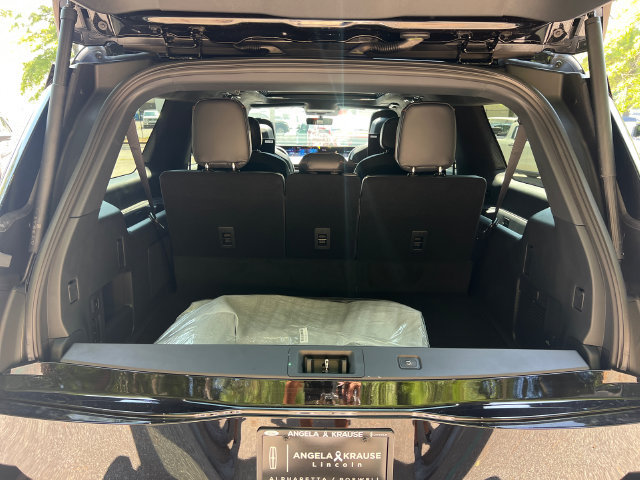 New 2027 Lincoln Navigator L Black Label AWD/4WD image 22
