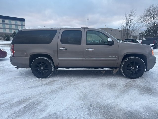 Used 2013 GMC Yukon XL Denali image 16