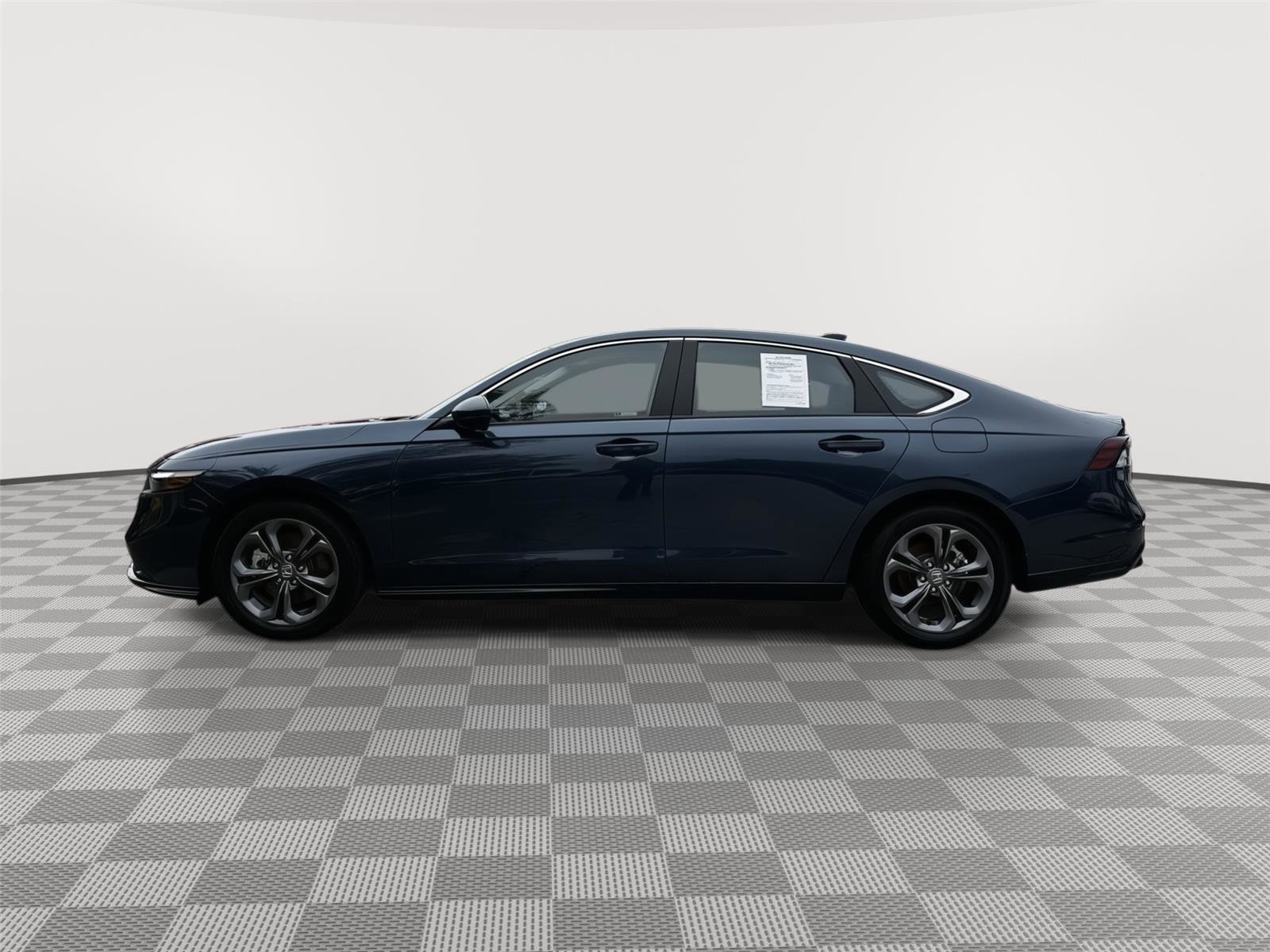 Certified 2025 Honda Accord EX-L image 3