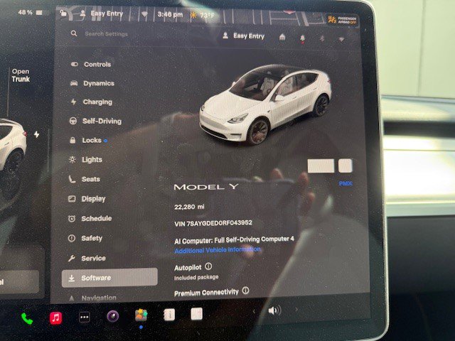 Used 2024 Tesla Model Y 2WD image 17