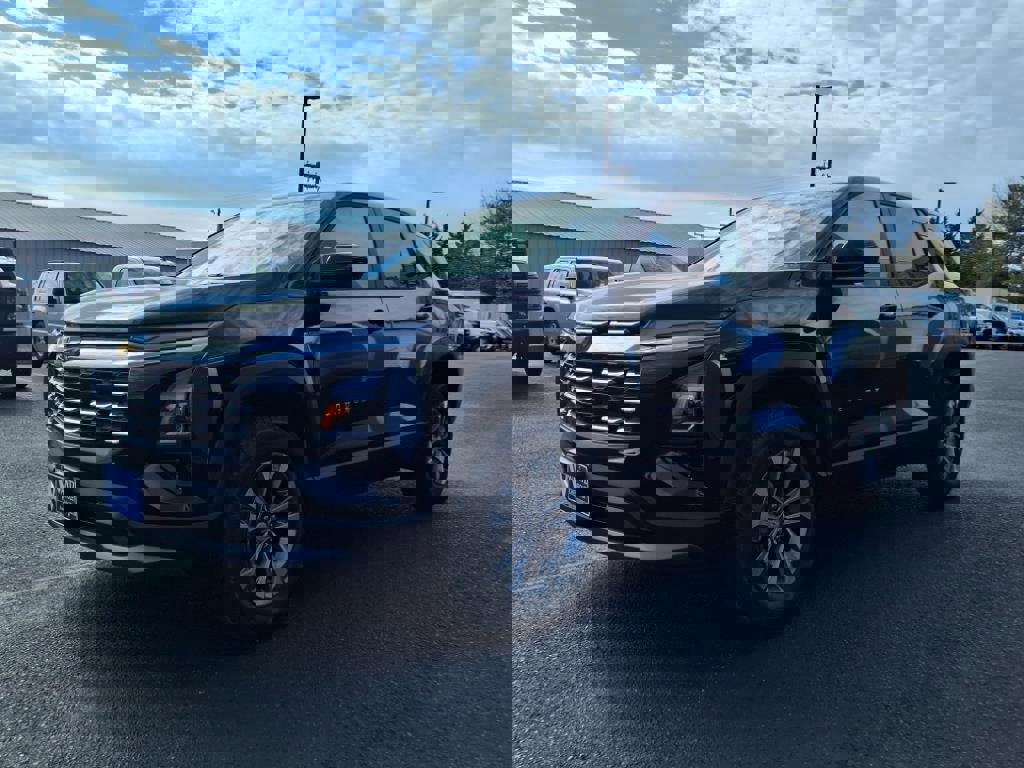 New 2025 Chevrolet Equinox LT w/ Safety and Technology Package image 3