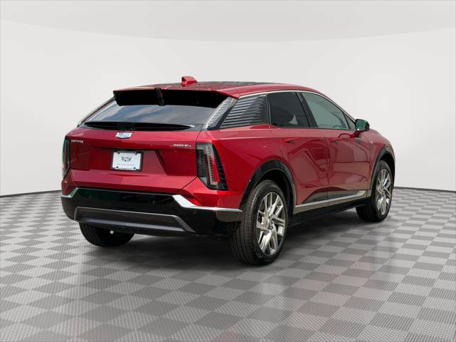 Used 2025 Cadillac Optiq Luxury 1 w/ LPO, Floor Liner Package AWD/4WD image 7