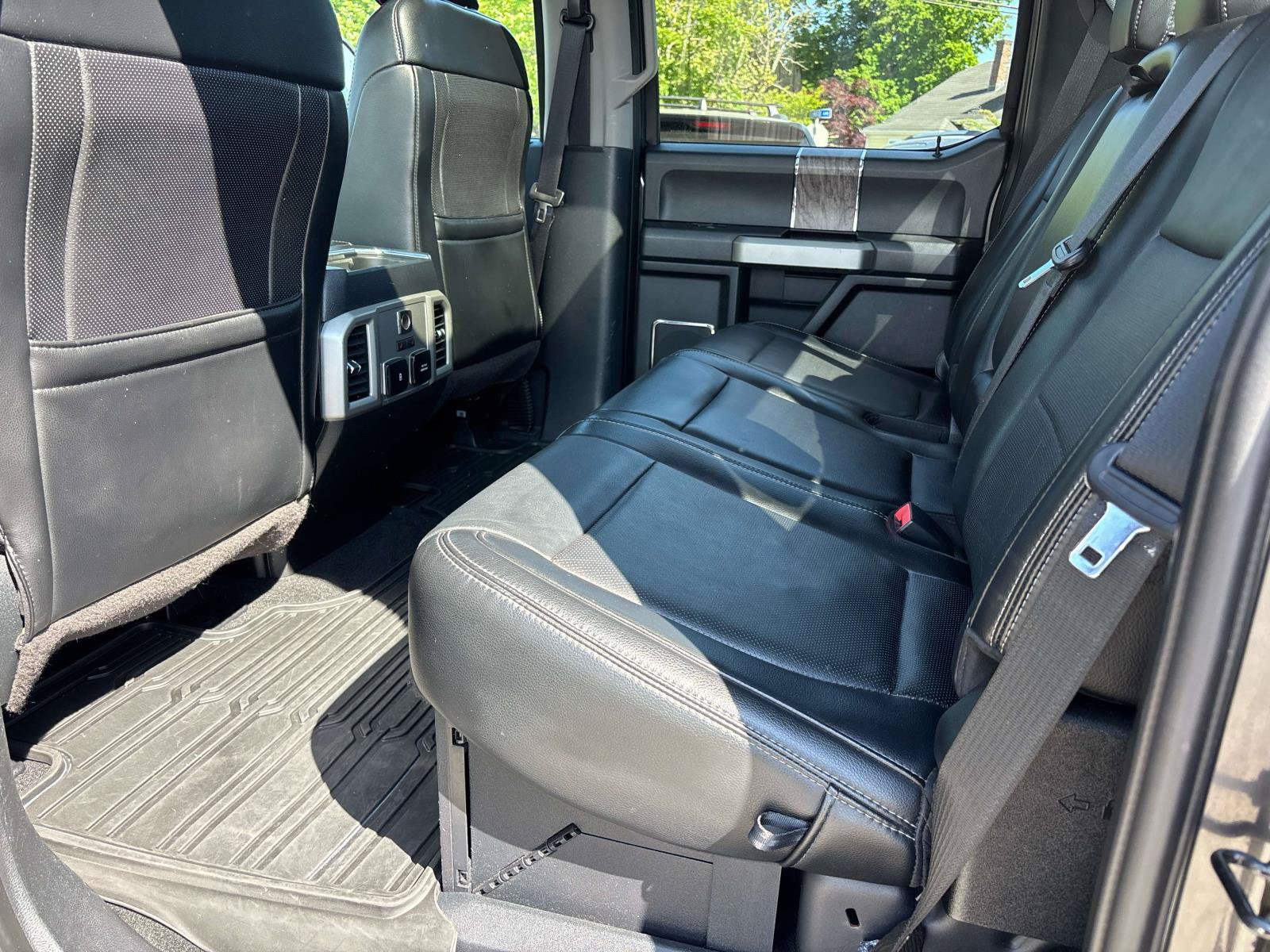 Used 2019 Ford F350 Lariat w/ Lariat Ultimate Package AWD/4WD image 13