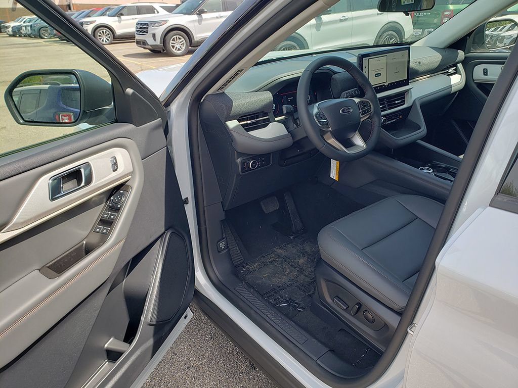 New 2026 Ford Explorer Active w/ Active Comfort Package AWD/4WD image 9