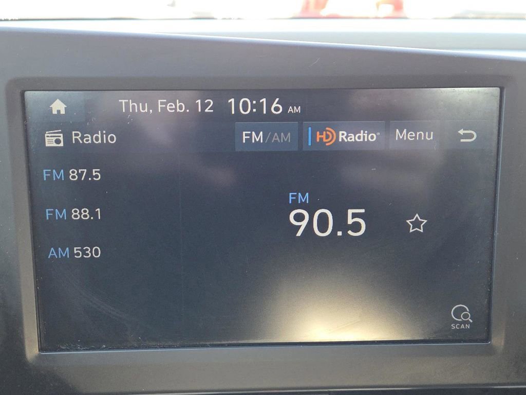 Used 2021 Hyundai Elantra SE image 30