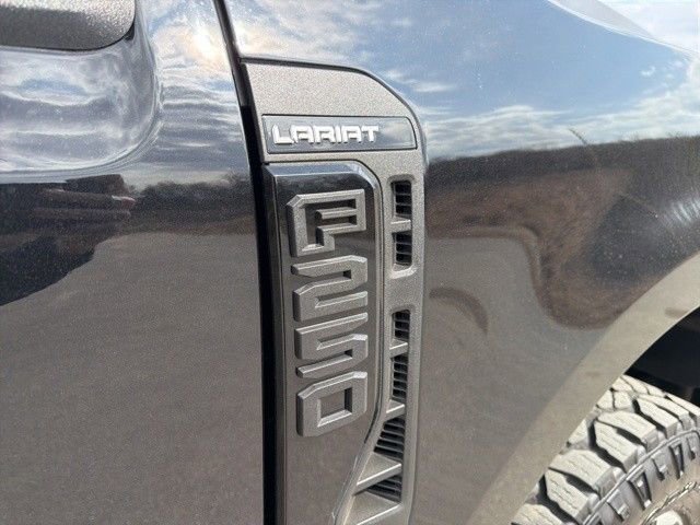 Used 2024 Ford F250 Lariat w/ Lariat Ultimate Package AWD/4WD image 12