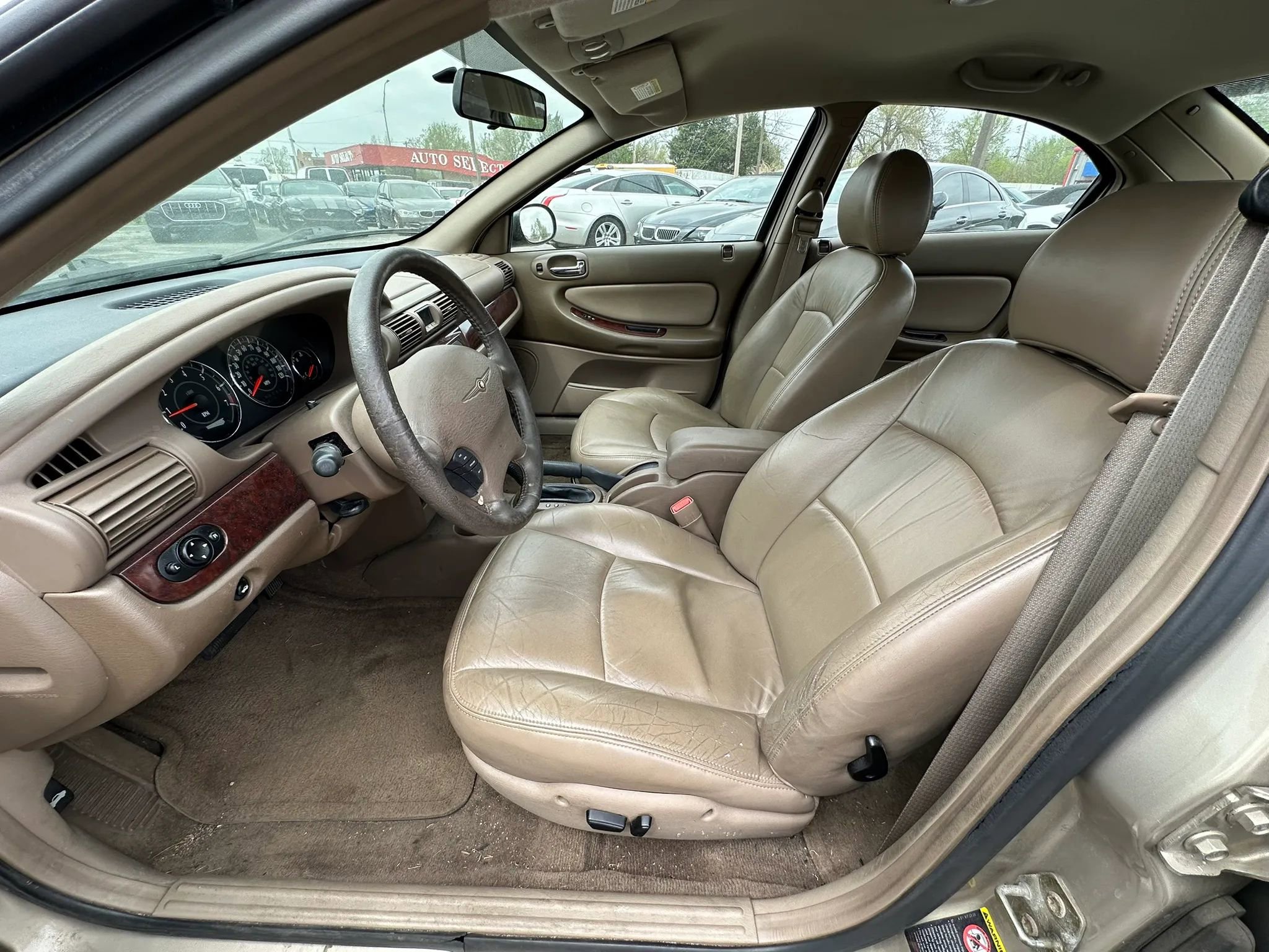 Used 2002 Chrysler Sebring LXi image 10