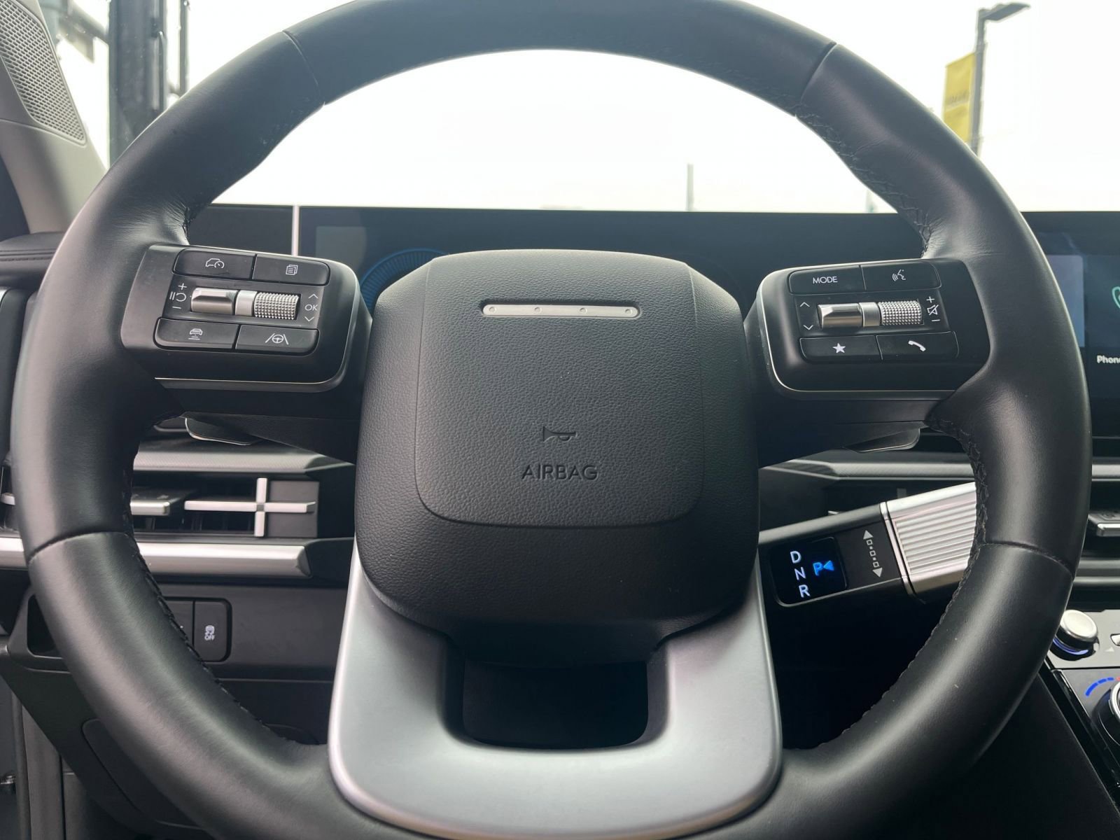 Used 2025 Hyundai Santa Fe SEL FWD image 30