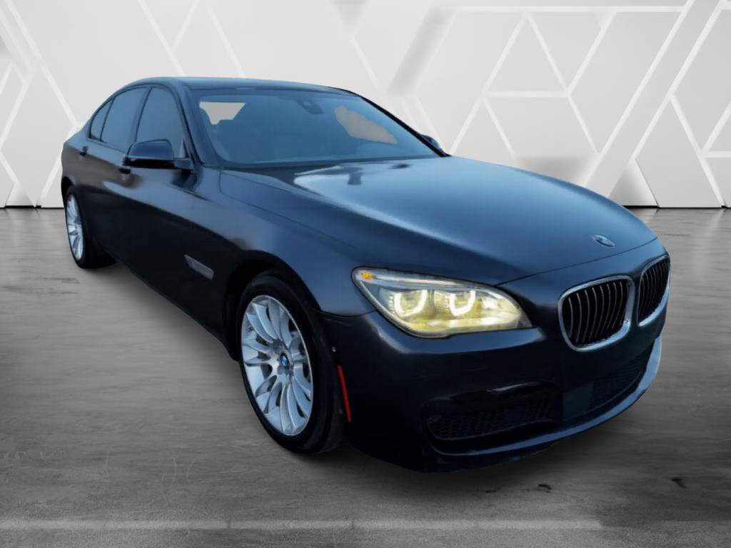 Used 2015 BMW 750i RWD image 4