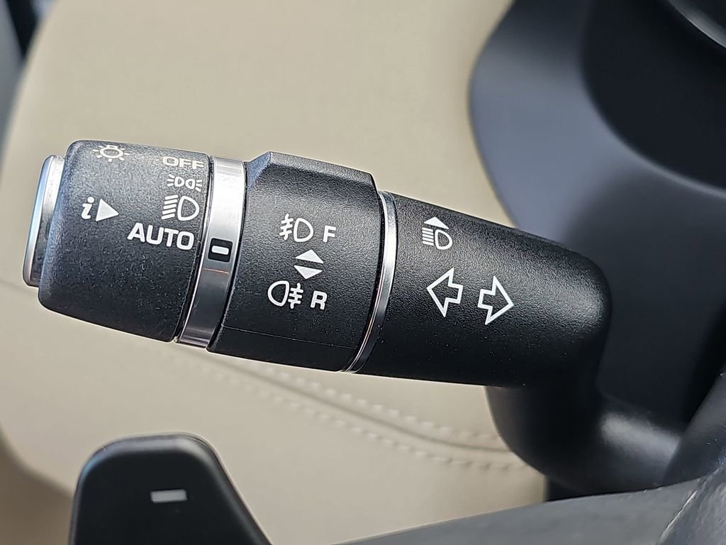 Used 2015 Land Rover Range Rover Evoque Pure Premium image 29