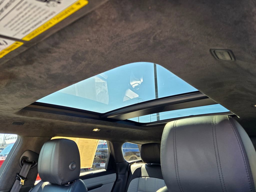 Used 2020 Land Rover Range Rover Evoque R-Dynamic SE image 28