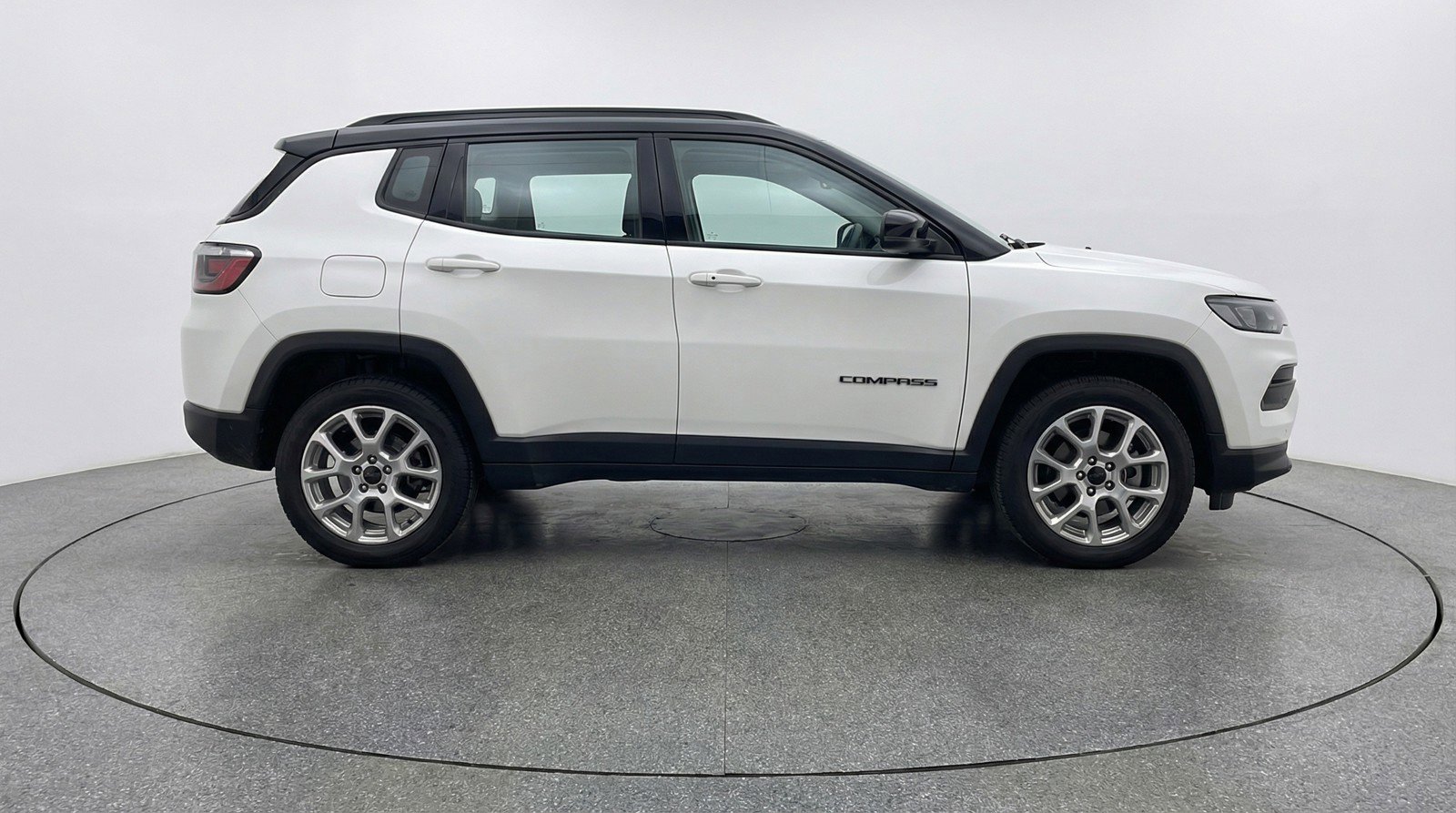 Used 2025 Jeep Compass Limited image 11