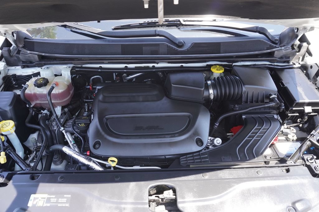 Used 2019 Chrysler Pacifica Touring-L Plus FWD image 7