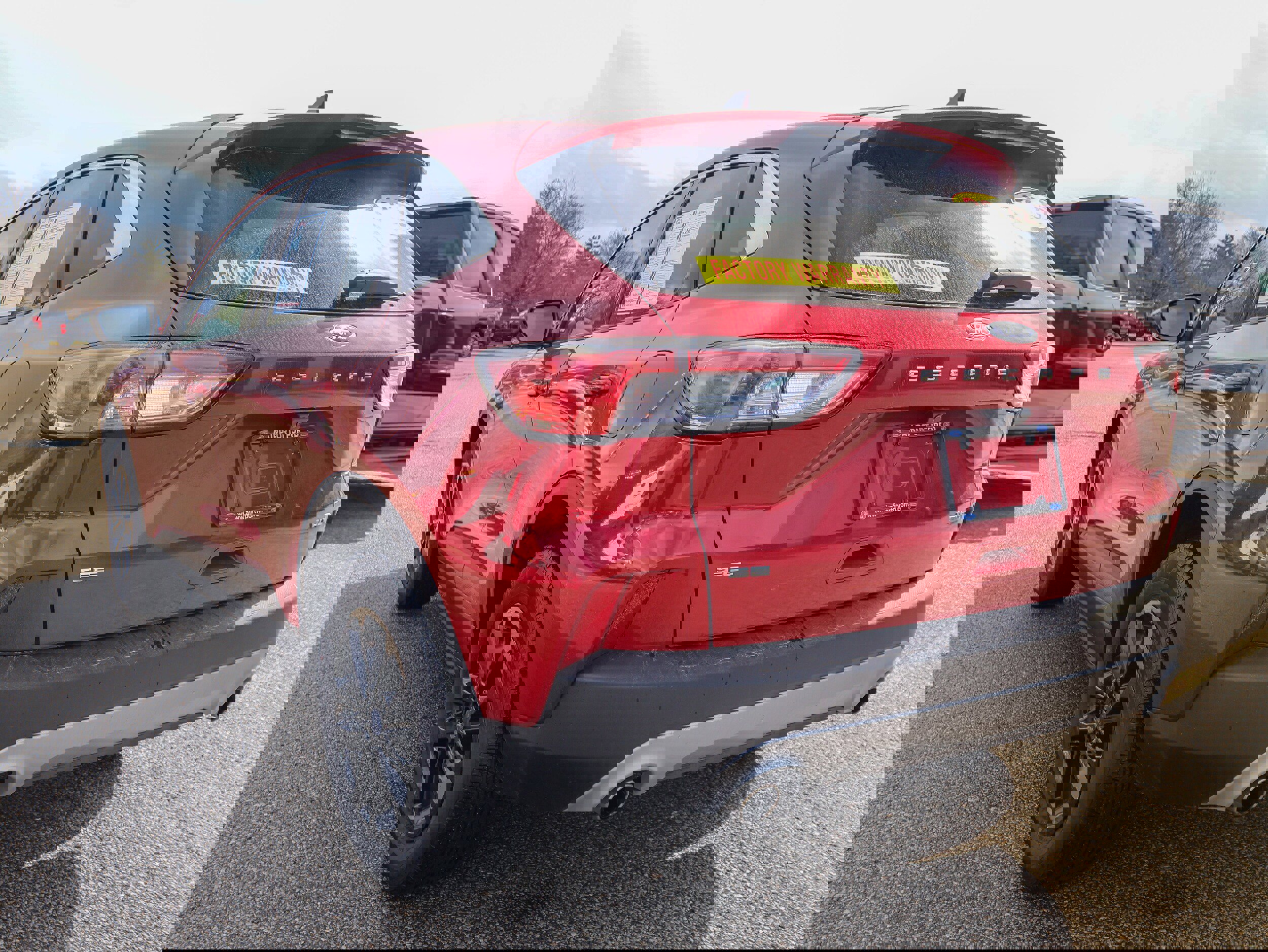 Used 2022 Ford Escape SE w/ Cold Weather Package image 3