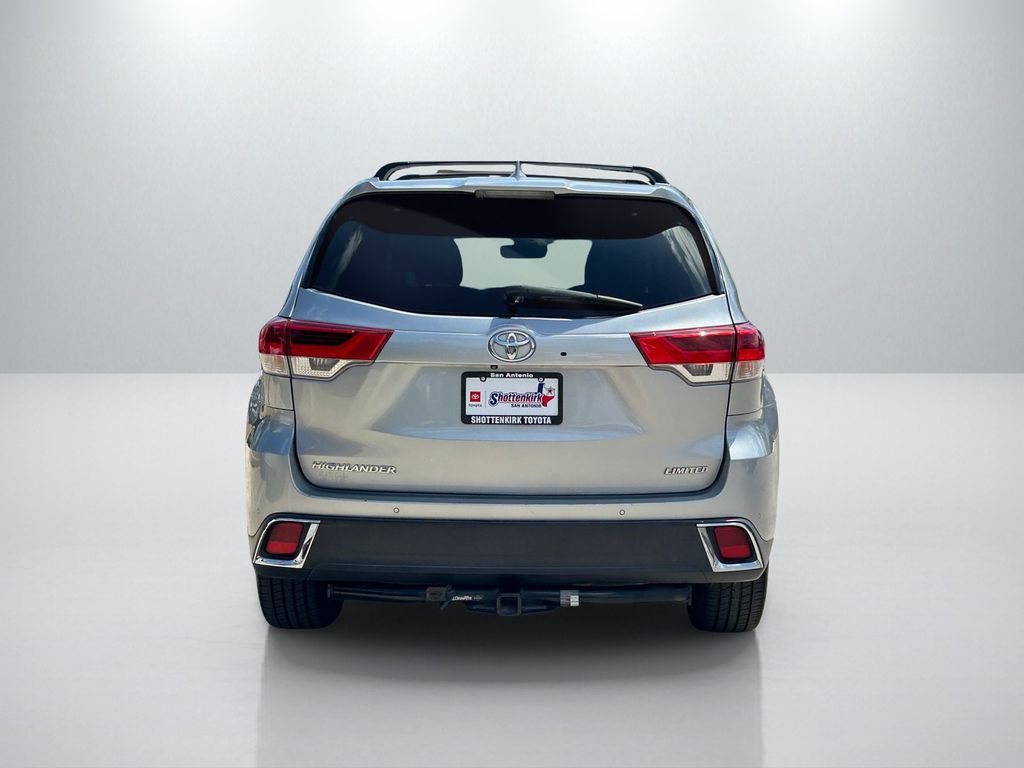 Used 2018 Toyota Highlander Limited FWD image 6