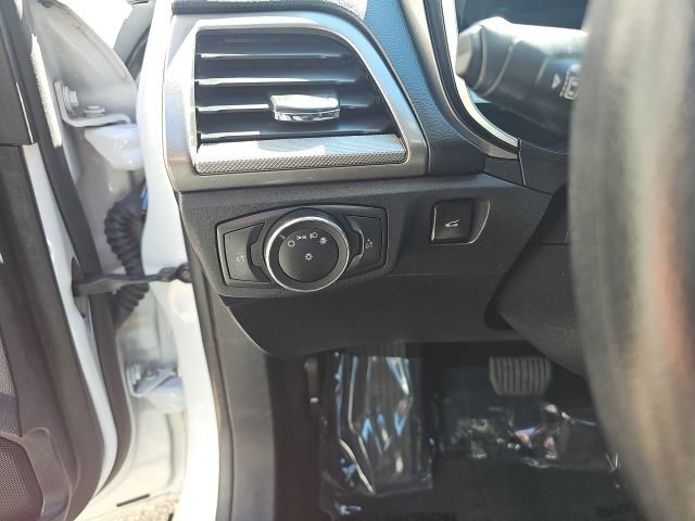 Used 2020 Ford Fusion SE FWD image 16