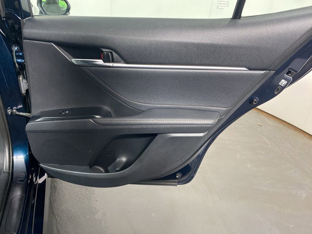 Used 2018 Toyota Camry XLE FWD image 30