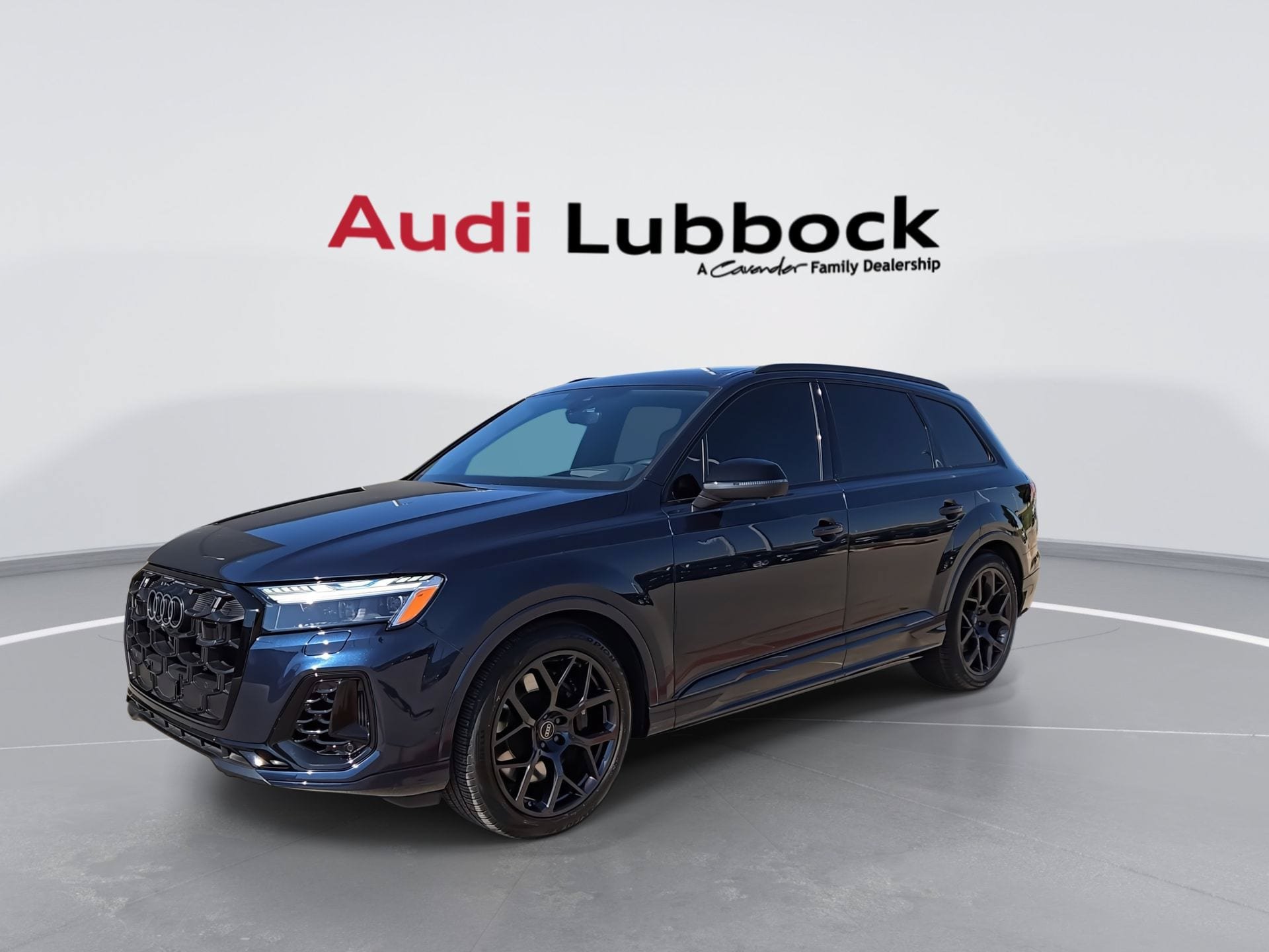 Certified 2025 Audi SQ7 Prestige AWD/4WD image 4