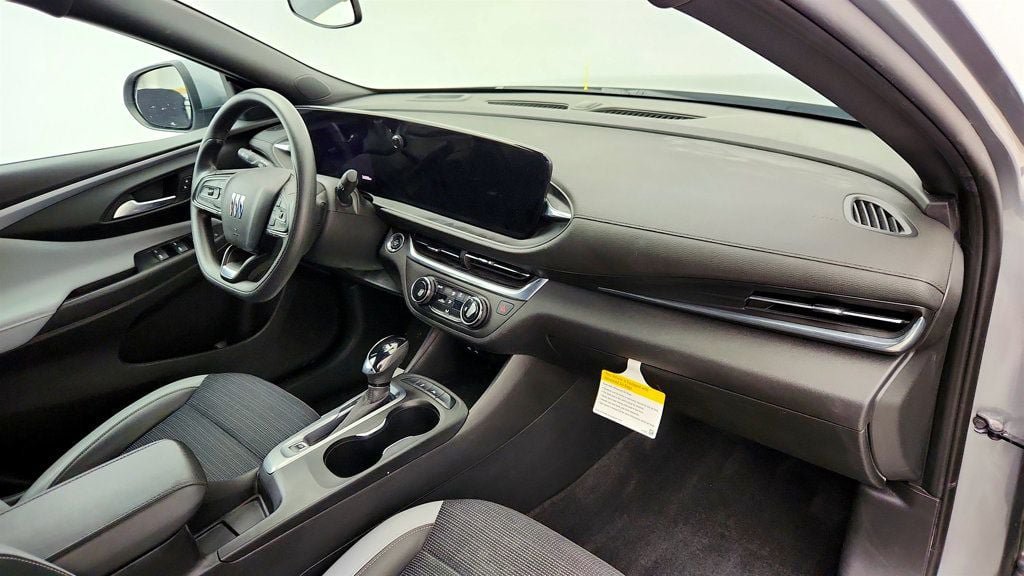 Used 2024 Buick Envista Preferred FWD image 25
