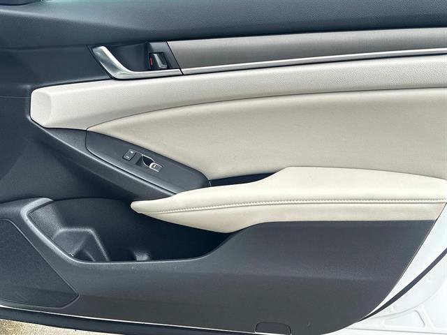 Used 2018 Honda Accord LX image 12