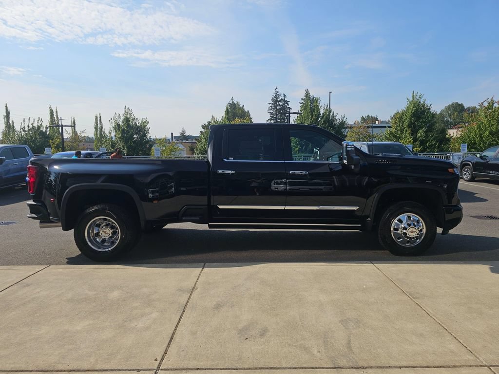 New 2026 Chevrolet Silverado 3500 High Country w/ High Country Premium Package AWD/4WD image 8