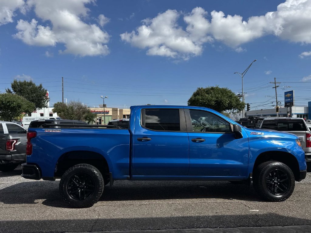 Used 2022 Chevrolet Silverado 1500 Custom Trail Boss AWD/4WD image 24