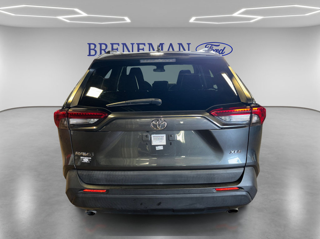 Used 2019 Toyota RAV4 XLE Premium FWD image 7