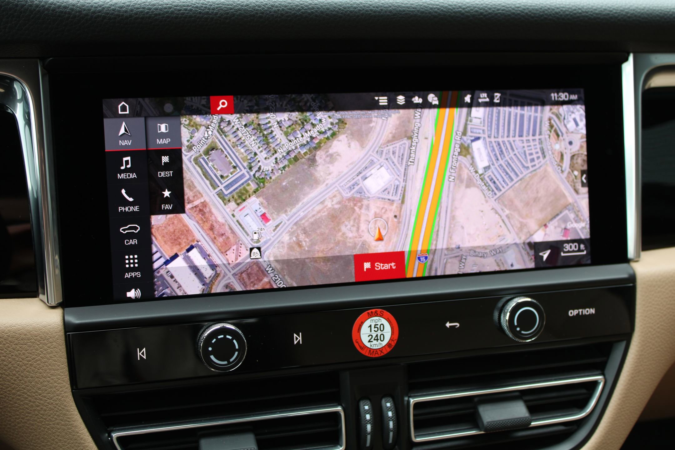 Used 2025 Porsche Macan image 18