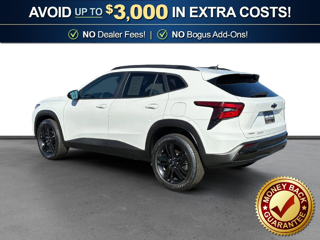 Used 2024 Chevrolet Trax ACTIV w/ Sunroof Package FWD image 4
