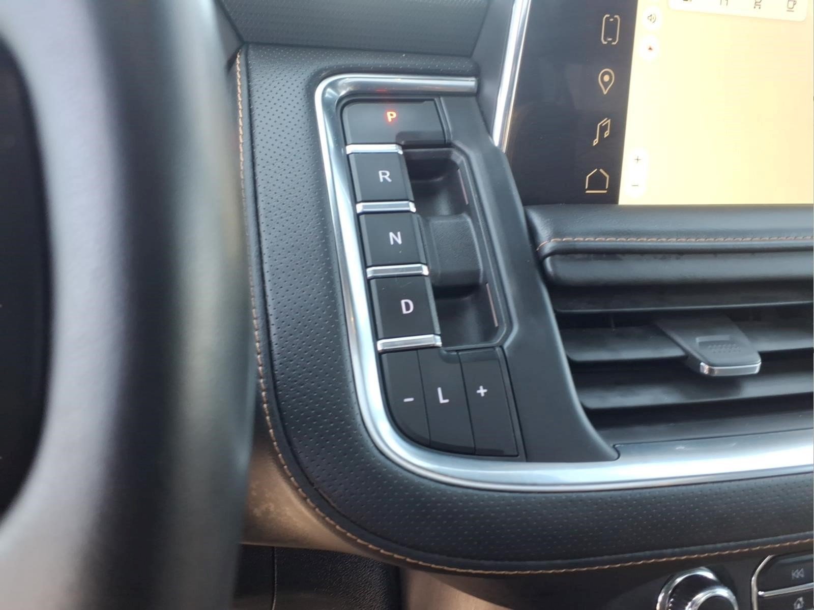 Used 2023 GMC Yukon AT4 AWD/4WD image 21