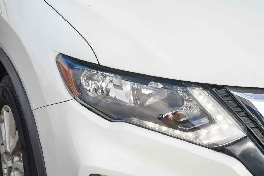 Used 2020 Nissan Rogue SV FWD image 4