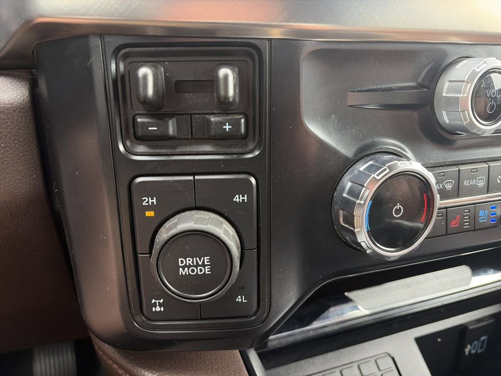 Used 2025 Ford F250 King Ranch w/ FX4 Off-Road Package image 27