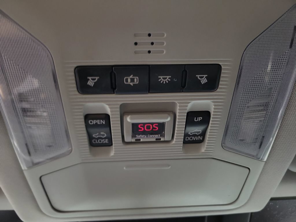Used 2019 Toyota RAV4 XLE w/ Carpet Mat Package AWD/4WD image 22