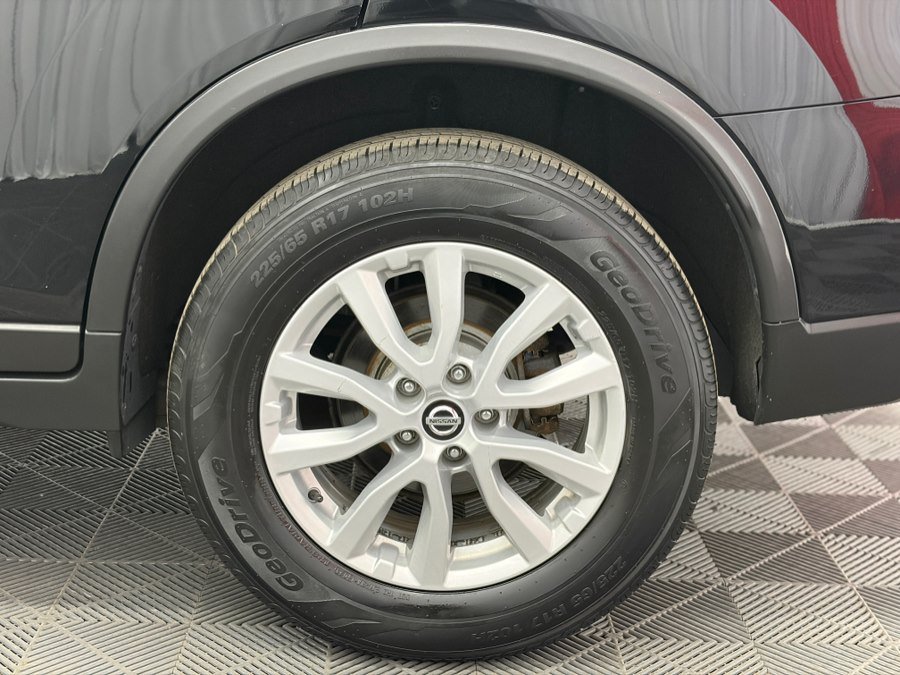 Used 2018 Nissan Rogue SV w/ Premium Package AWD/4WD image 35