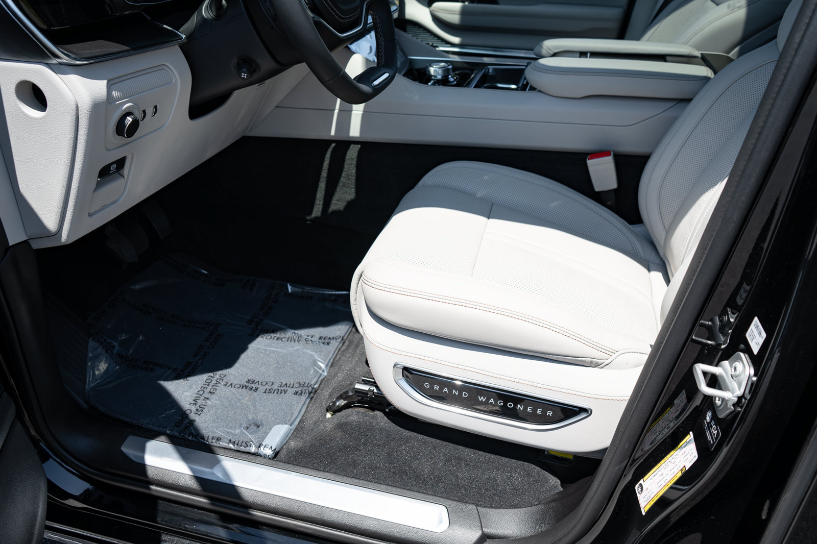 New 2026 Jeep Grand Wagoneer Summit w/ Rear Seat Video Group I AWD/4WD image 32