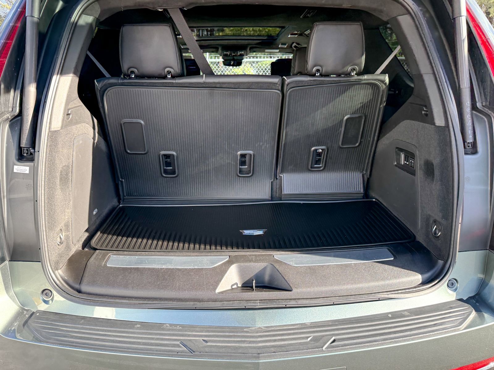 Used 2023 Cadillac Escalade V image 37