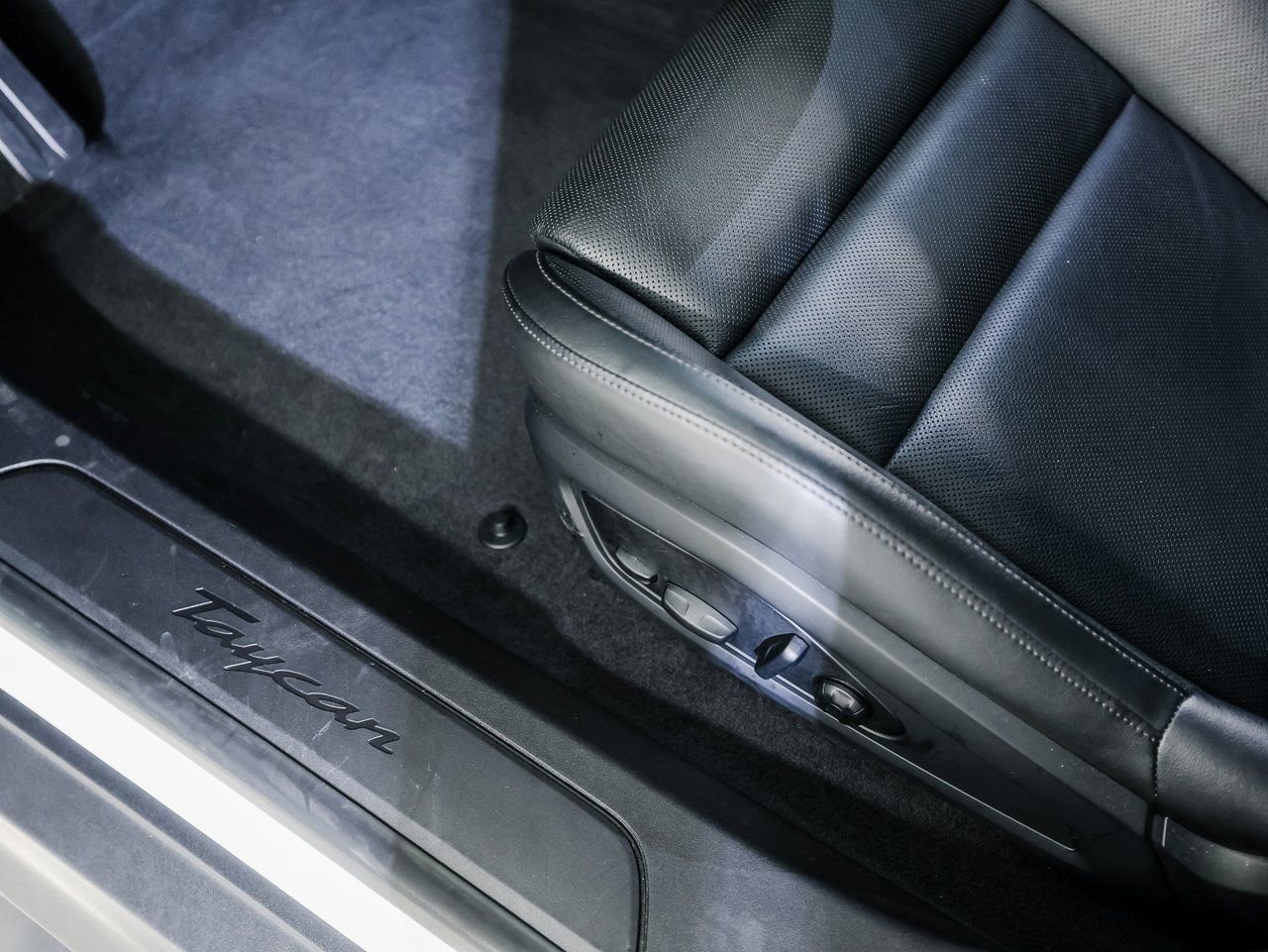 Certified 2022 Porsche Taycan RWD image 14