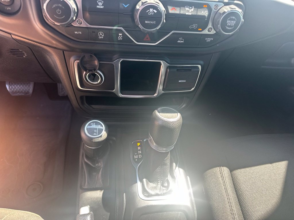Used 2023 Jeep Gladiator Sport AWD/4WD image 24