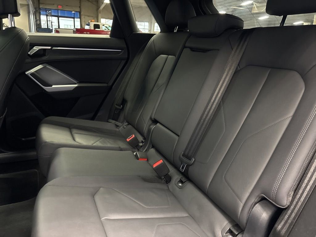 Used 2025 Audi Q3 2.0T Premium AWD/4WD image 19
