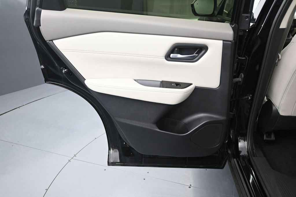 Certified 2025 Nissan Rogue SL AWD/4WD image 21