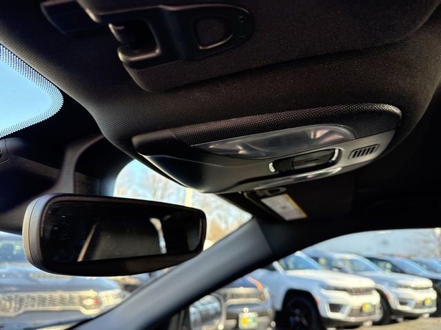 Certified 2023 Jeep Compass Limited image 37