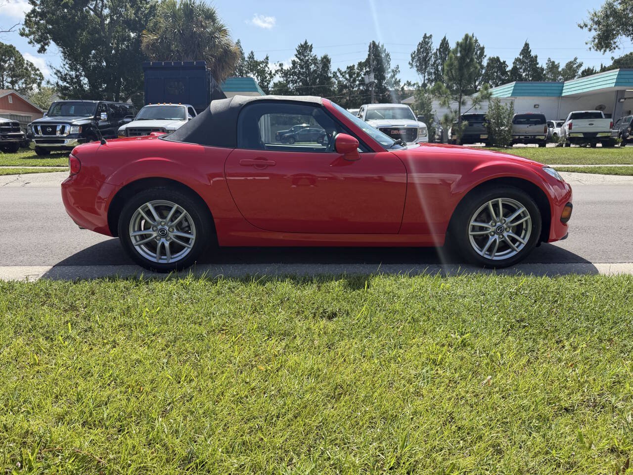 Used 2013 MAZDA MX-5 Miata Sport RWD image 8